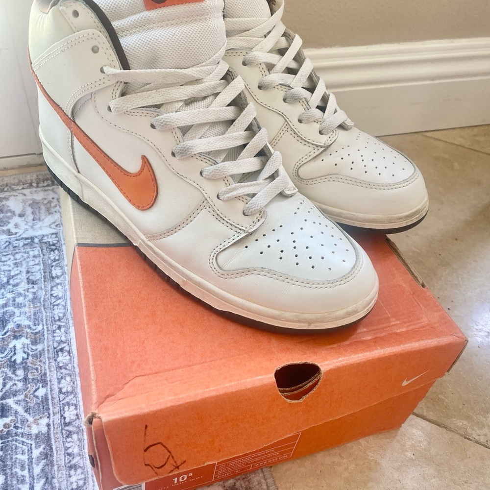 Nike Dunk High in Sail/Orange Blaze size 10.5 same style worn by Travis Scott